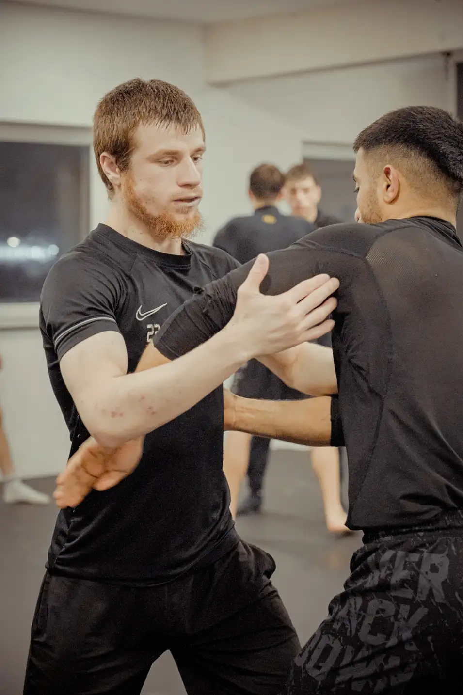 Grapplinggriffe üben in der Kampfsportschule Kampf IQ Studio in Leipzig.
